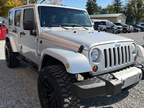 Used 2012 Jeep Wrangler Unlimited Sahara w/ Connectivity Group image 8