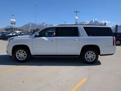 Used 2019 GMC Yukon XL SLT w/ Open Road Package AWD/4WD image 3