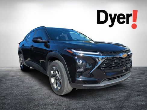 Certified 2025 Chevrolet Trax LT w/ Driver Confidence Package FWD image 1