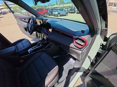 Used 2024 Chevrolet TrailBlazer RS w/ Convenience Package AWD/4WD image 33