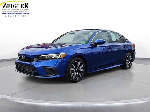 Used 2023 Honda Civic EX image 1