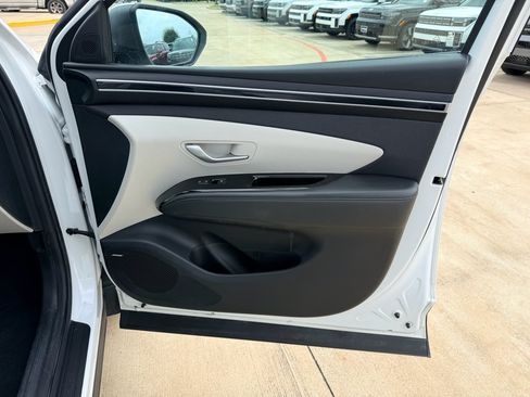 Used 2022 Hyundai Tucson SEL w/ Convenience + Premium Package FWD image 11