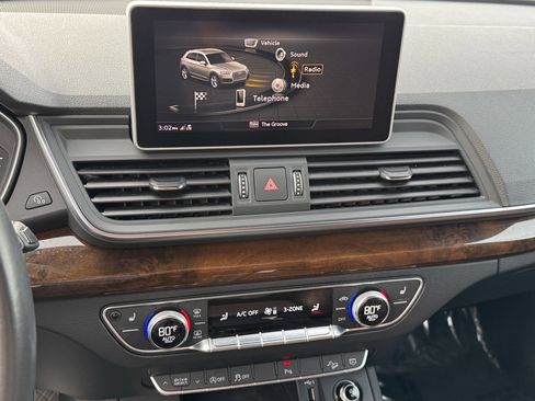 Used 2018 Audi Q5 2.0T Premium Plus w/ Premium Plus Package image 26