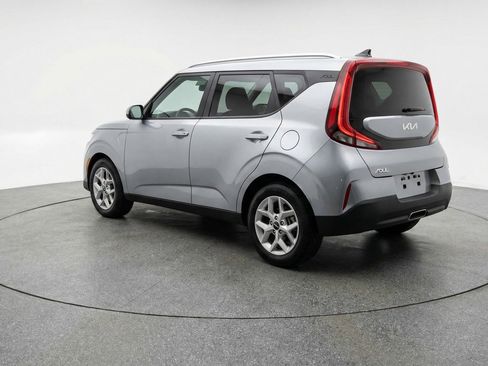 Used 2025 Kia Soul LX w/ LX Technology Package image 6