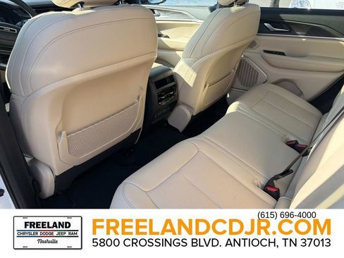 New 2026 Jeep Grand Cherokee Limited w/ Luxury Tech Group II AWD/4WD image 16