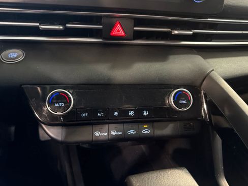 Used 2026 Hyundai Elantra Hybrid FWD image 27