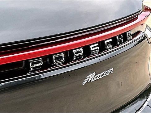 Used 2022 Porsche Macan image 9