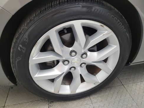 Used 2019 Chevrolet Impala Premier FWD image 31