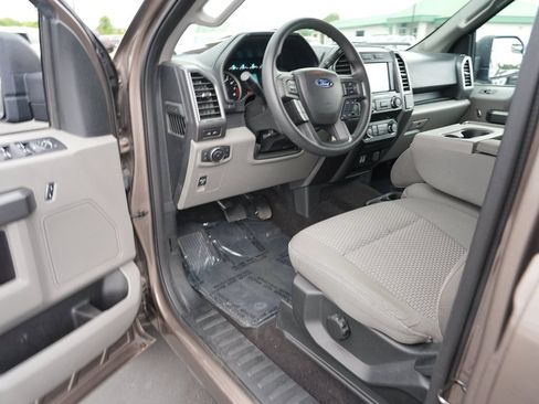 Used 2019 Ford F150 XLT AWD/4WD image 13