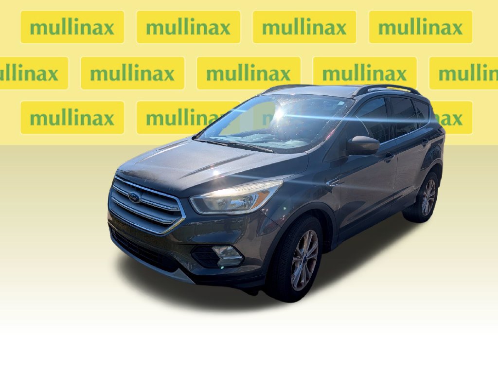Used 2018 Ford Escape SE w/ SE Sync 3 Package FWD image 2