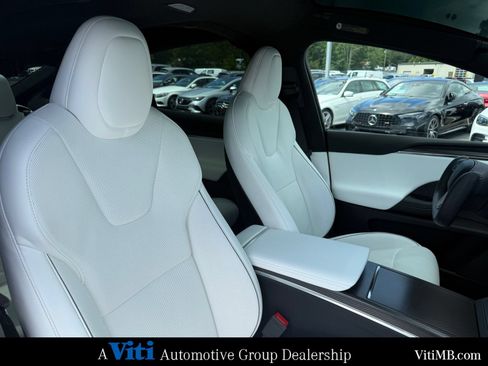 Used 2022 Tesla Model X Plaid AWD/4WD image 32