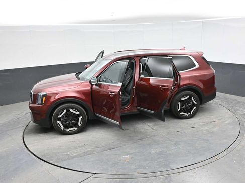 Used 2023 Kia Telluride EX w/ EX Captain's Chair Package FWD image 52