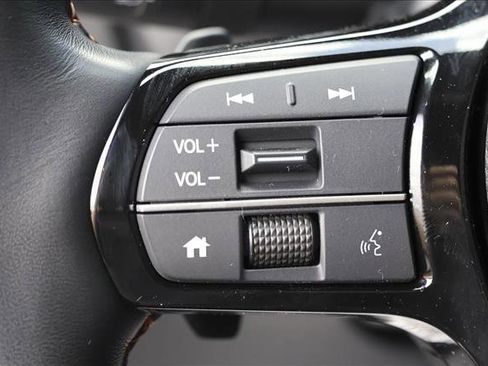 Used 2025 Honda Pilot TrailSport image 14