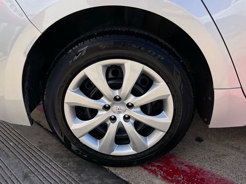 Used 2025 Toyota Corolla LE image 6