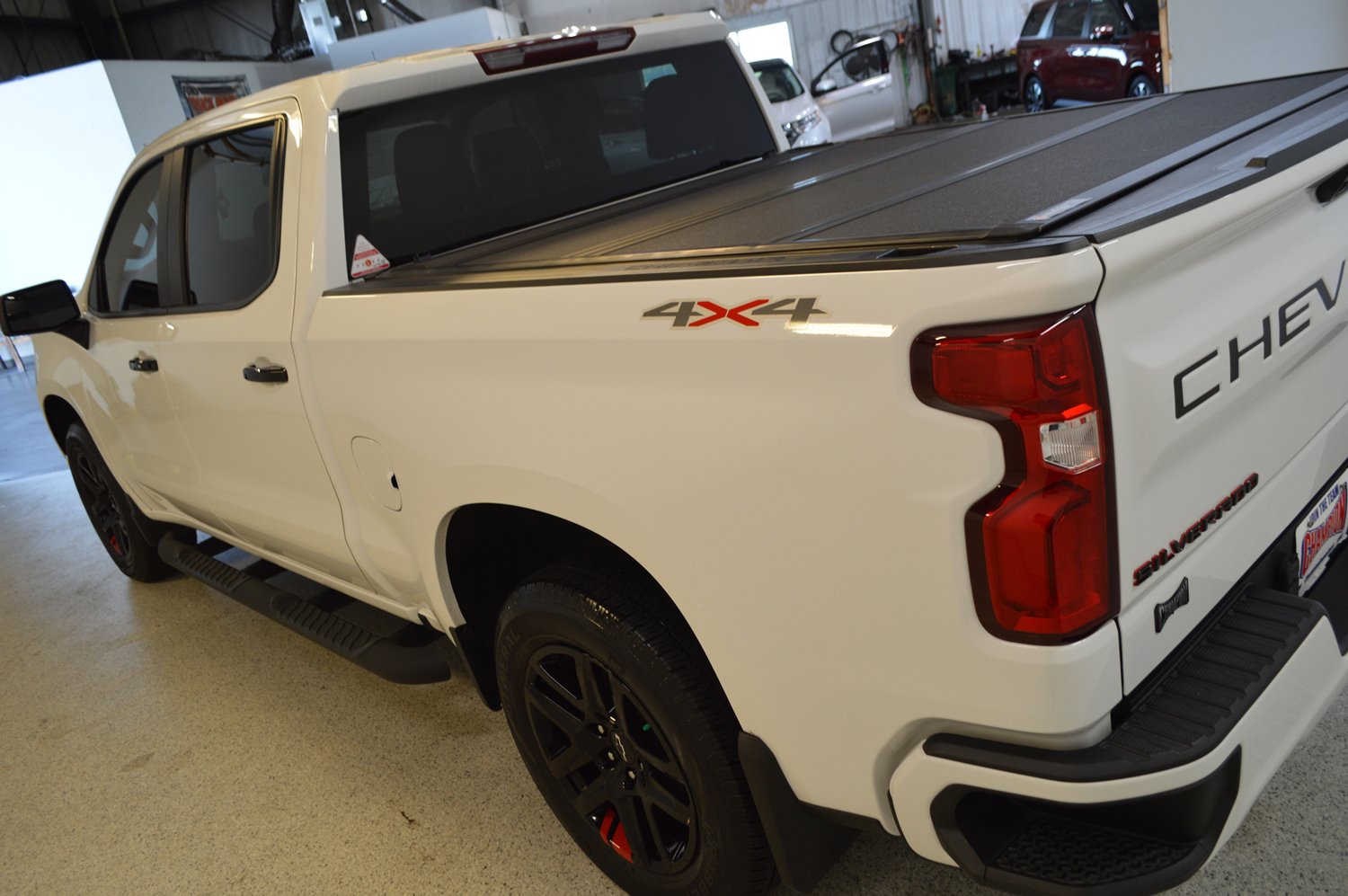 Used 2023 Chevrolet Silverado 1500 RST w/ Redline Edition AWD/4WD image 5