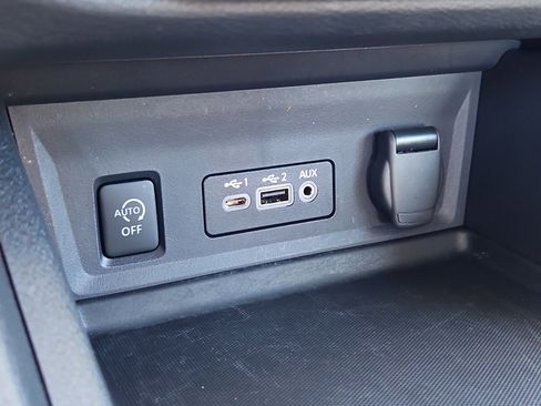 Used 2024 Nissan Sentra SV w/ Trunk Package FWD image 9