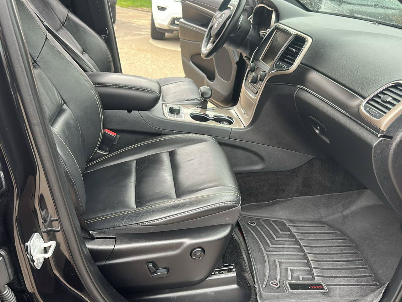Used 2015 Jeep Grand Cherokee Limited AWD/4WD image 25