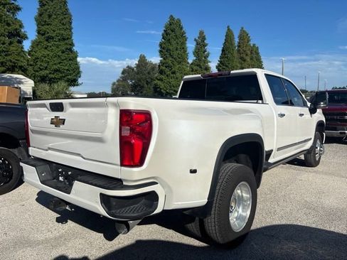 Used 2025 Chevrolet Silverado 3500 High Country w/ Technology Package AWD/4WD image 5