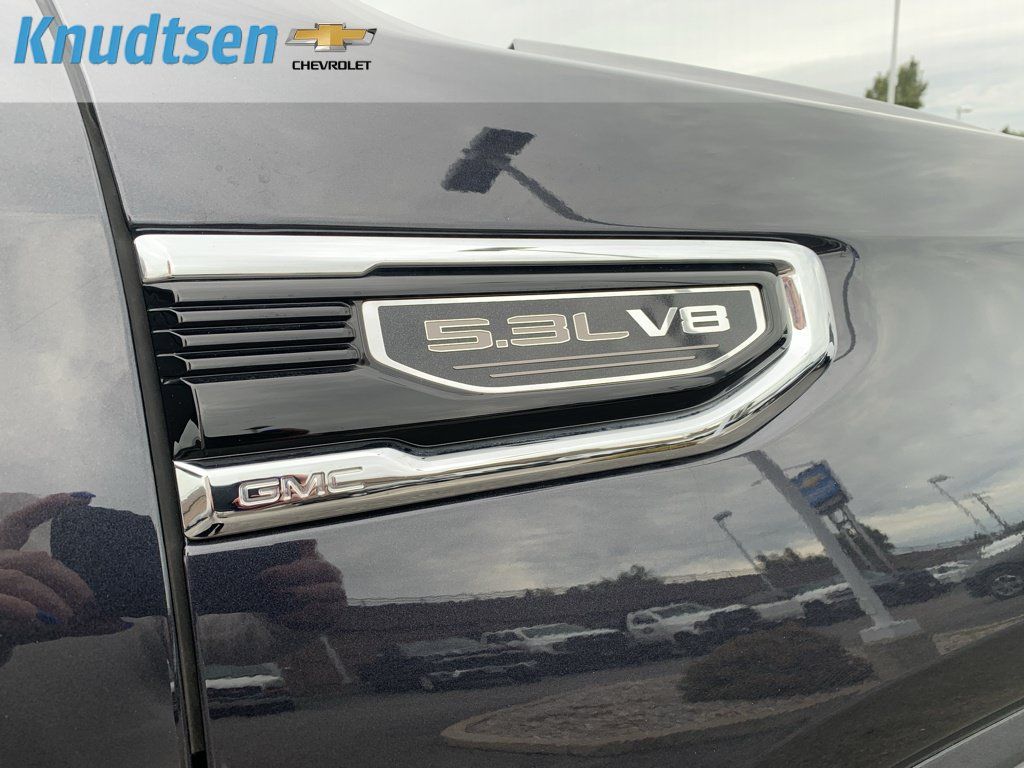 Used 2025 GMC Sierra 1500 SLT AWD/4WD image 9
