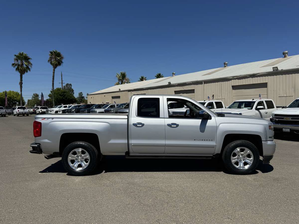 Used 2017 Chevrolet Silverado 1500 LTZ Z71 w/ LTZ Plus Package AWD/4WD image 11