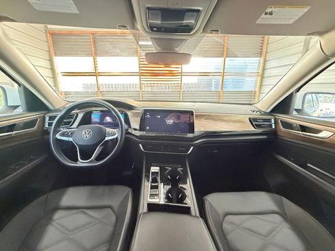 Used 2025 Volkswagen Atlas SE AWD/4WD image 35