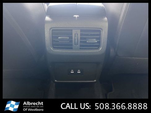 Used 2024 Nissan Rogue SV w/ SV Premium Package image 25