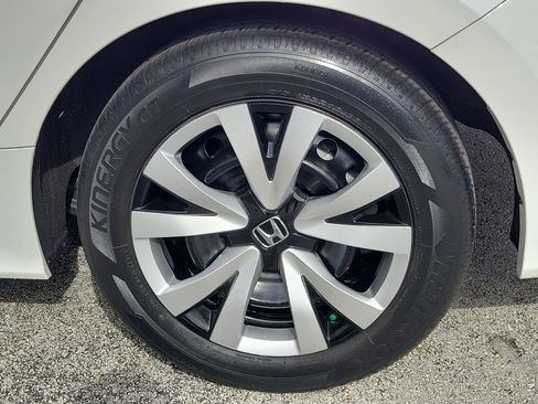 Used 2023 Honda Civic LX image 7