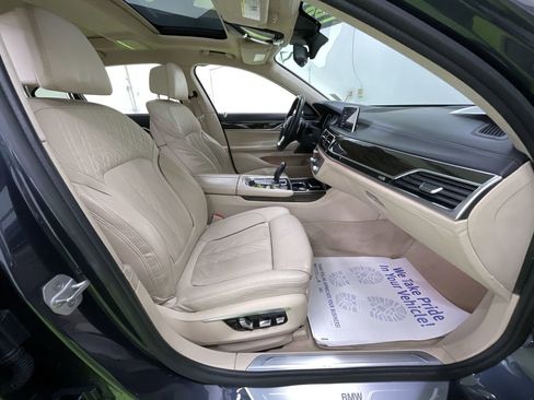 Used 2016 BMW 750i xDrive image 30