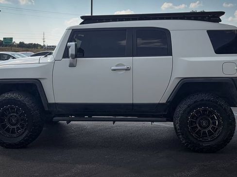 Used 2012 Toyota FJ Cruiser 2WD w/ Convenience Pkg image 15