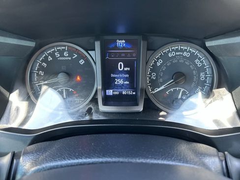 Used 2020 Toyota Tacoma TRD Off-Road w/ Advanced Technology Package AWD/4WD image 11