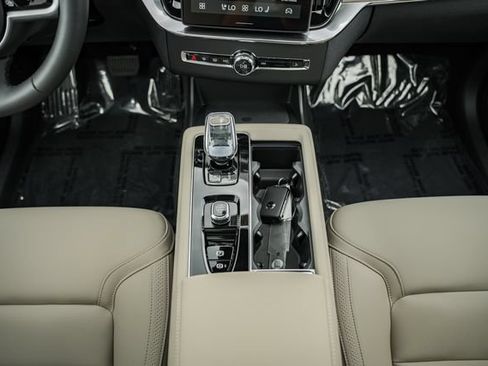 New 2026 Volvo XC90 T8 Plus w/ Protection Package Premier AWD/4WD image 26