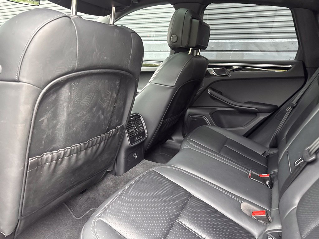 Certified 2026 Porsche Macan AWD/4WD image 19