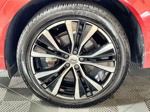 Used 2024 Volvo XC60 B5 Plus w/ Climate Package image 12