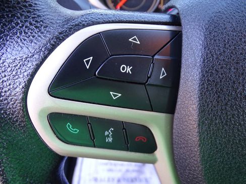 Used 2017 Jeep Cherokee 4WD Sport image 13