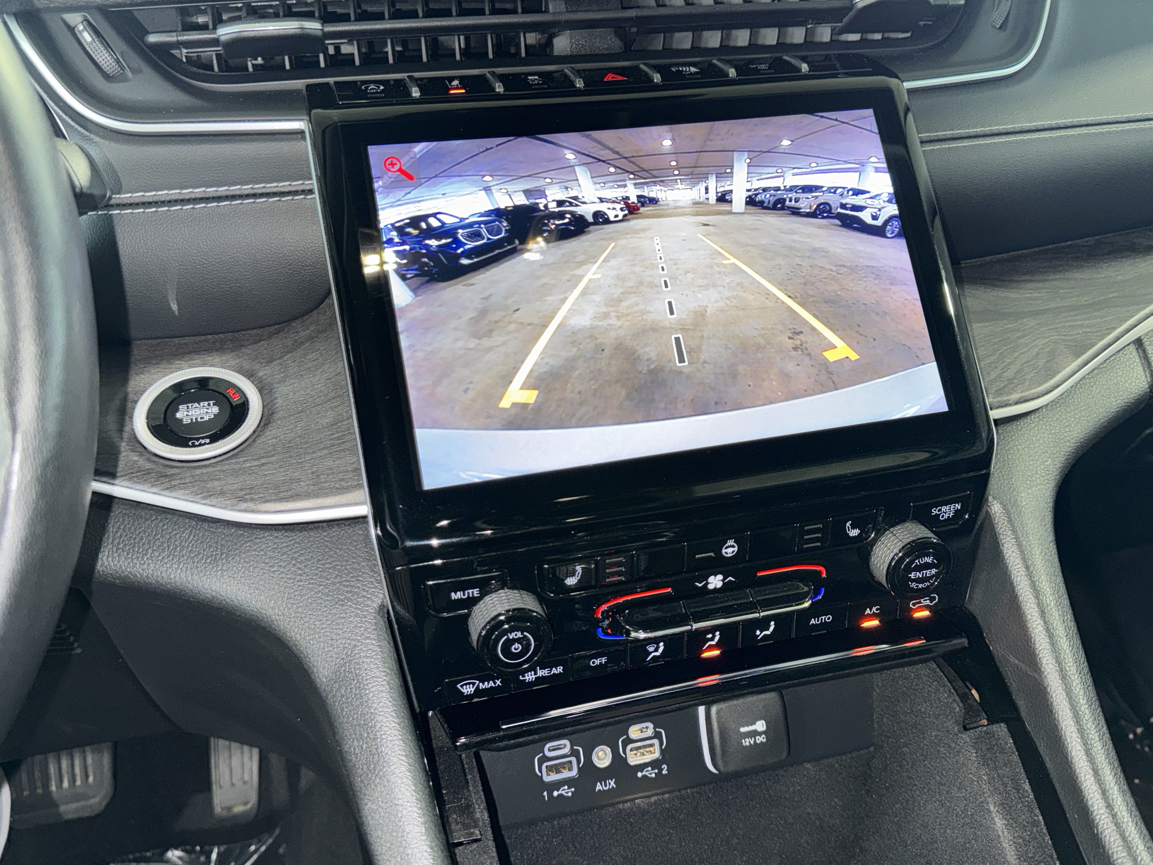 Used 2022 Jeep Grand Cherokee L Limited RWD image 29