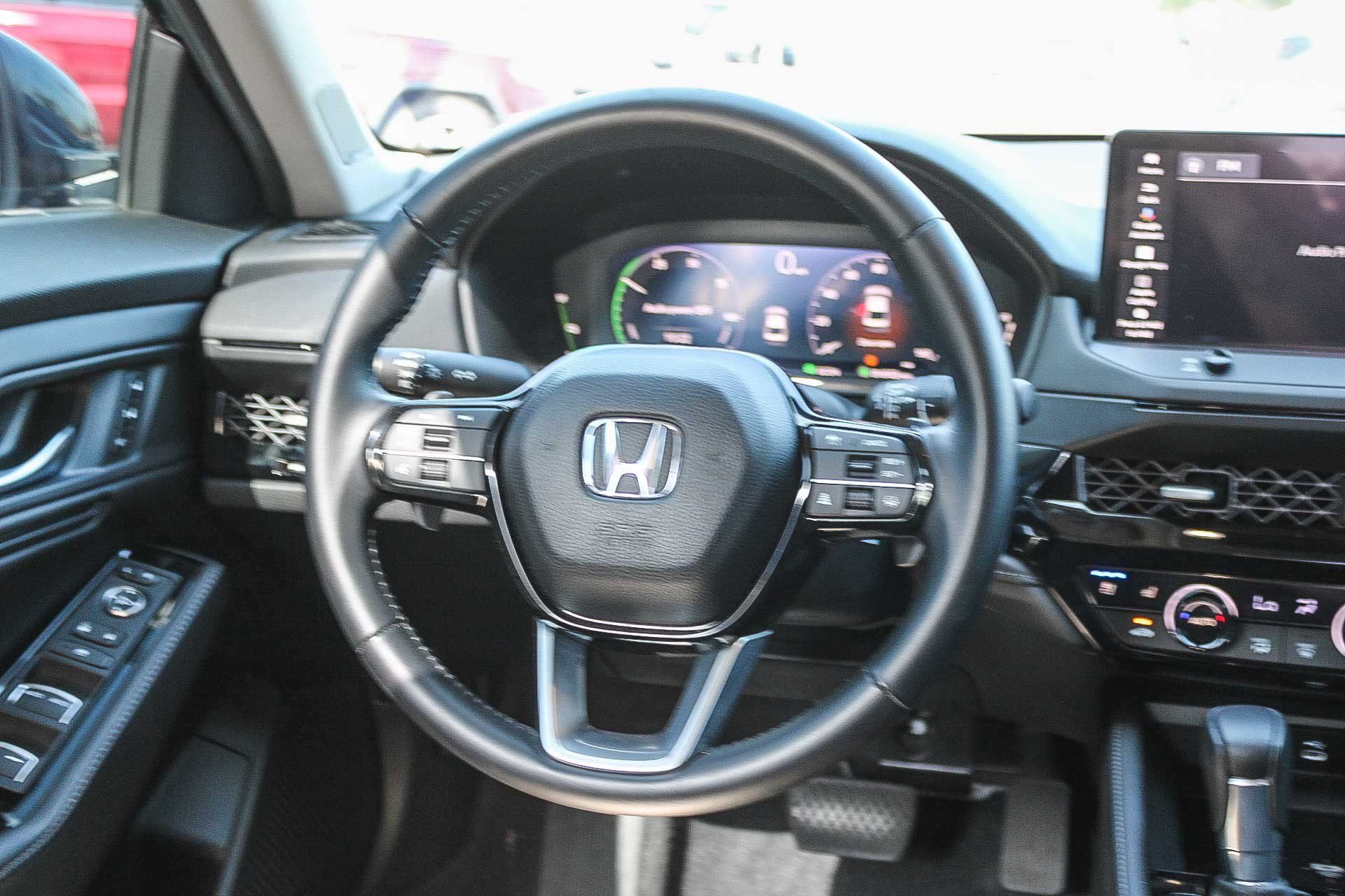 Used 2024 Honda Accord Touring image 17