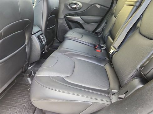 Used 2019 Jeep Cherokee Limited w/ Luxury Group image 24