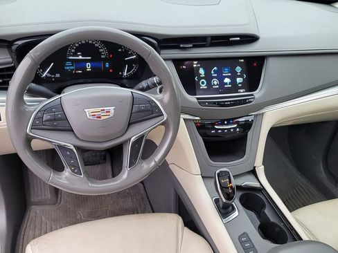 Used 2019 Cadillac XT5 Luxury image 24