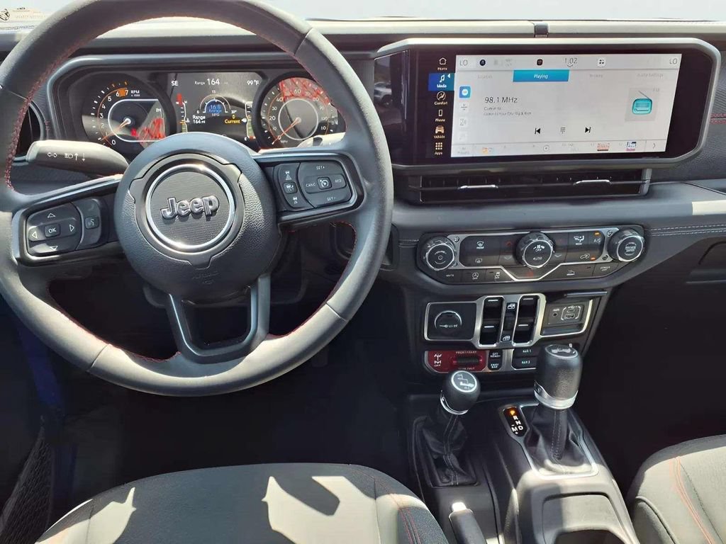 Used 2025 Jeep Wrangler Unlimited Rubicon AWD/4WD image 10