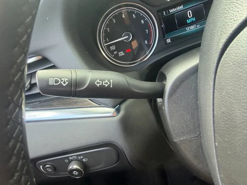 Used 2018 Buick Enclave Essence AWD/4WD image 16