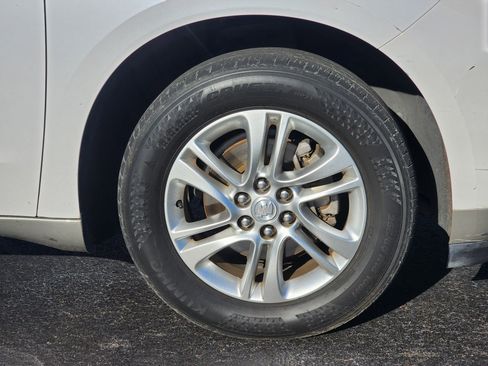 Used 2019 Buick Enclave Essence image 6