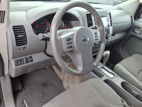 Used 2015 Nissan Frontier SV w/ SV Value Truck Package RWD image 19