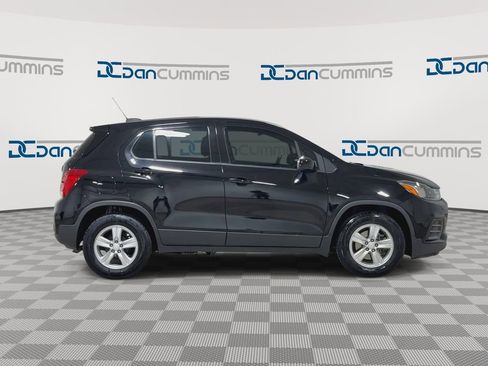 Used 2020 Chevrolet Trax LS FWD image 9