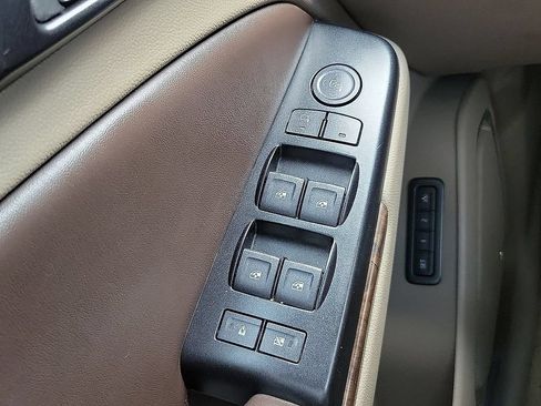 Used 2015 Chevrolet Tahoe LT RWD image 14