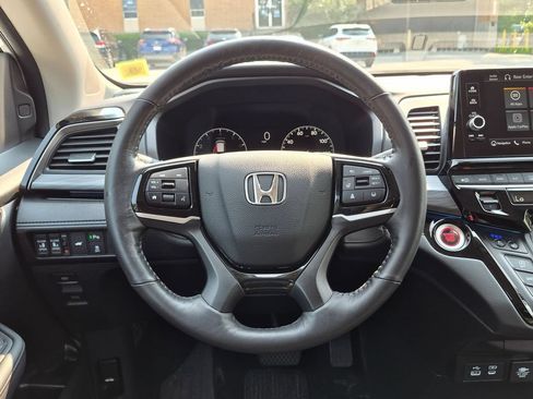 Used 2025 Honda Odyssey Elite image 14