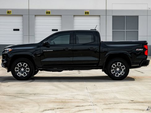 Used 2024 Chevrolet Colorado Z71 w/ Z71 Convenience Package 2 image 5