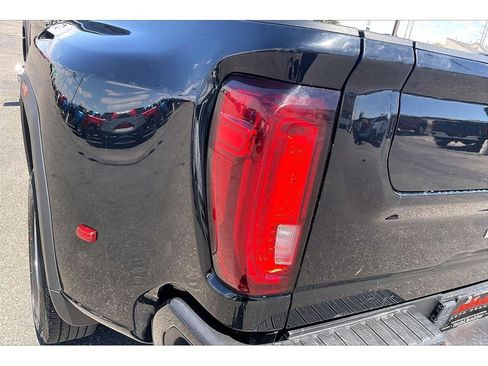 Used 2023 GMC Sierra 3500 Denali w/ Denali Ultimate Package AWD/4WD image 31
