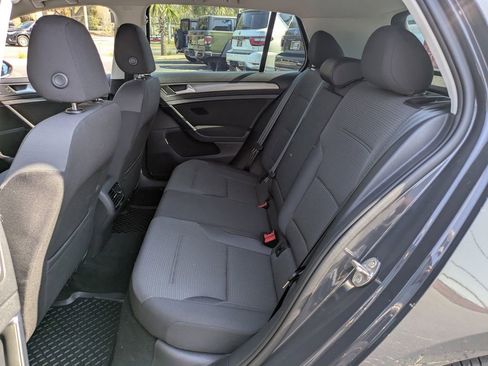 Used 2019 Volkswagen e-Golf SE image 14