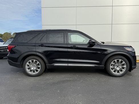 New 2026 Ford Explorer Platinum RWD image 3