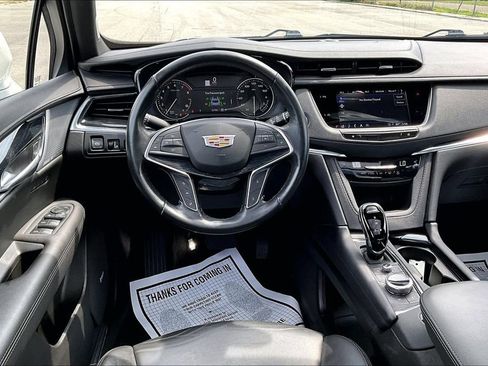 Used 2023 Cadillac XT5 Premium Luxury w/ LPO, Floor Liner Package AWD/4WD image 5
